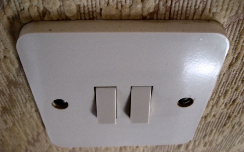 How to Replace a Light Switch Yourself (Safe DIY Guide)